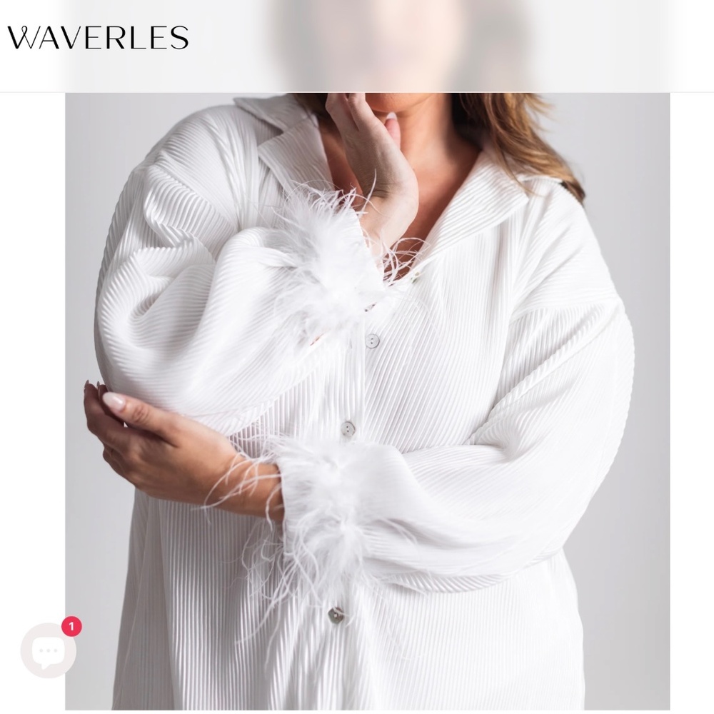 WAVERLES Pleats Please Set in Dove (White) w/ Detachable Feather Cuffs - SIZE M